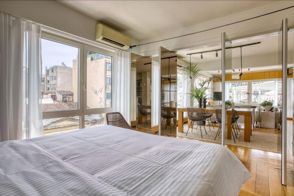 شقة Sunny Luxury Loft,Stunning Acropolis View, Jacuzzi أثينا المظهر الخارجي الصورة